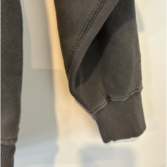 Brand new Elwood XS vintage wash sweatshirt - Picture 4 of 4